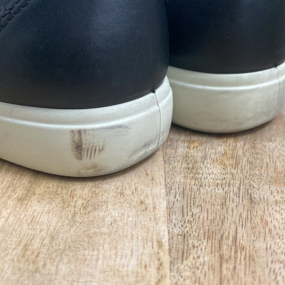 Ecco Black Leather Sneakers - Picture 13 of 14